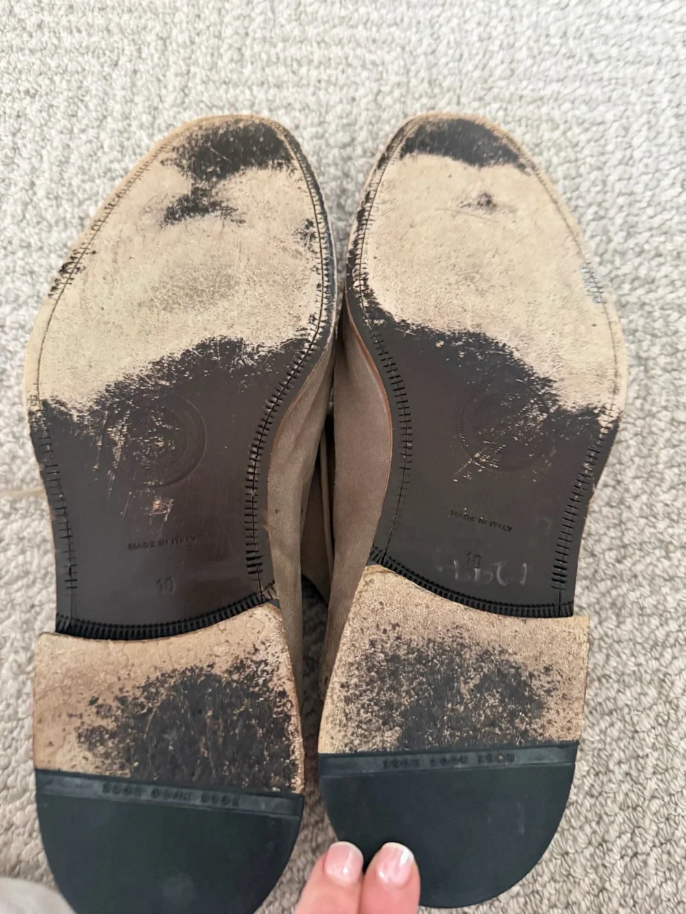 Hugo Boss men’s taupe suede wingtip shoes